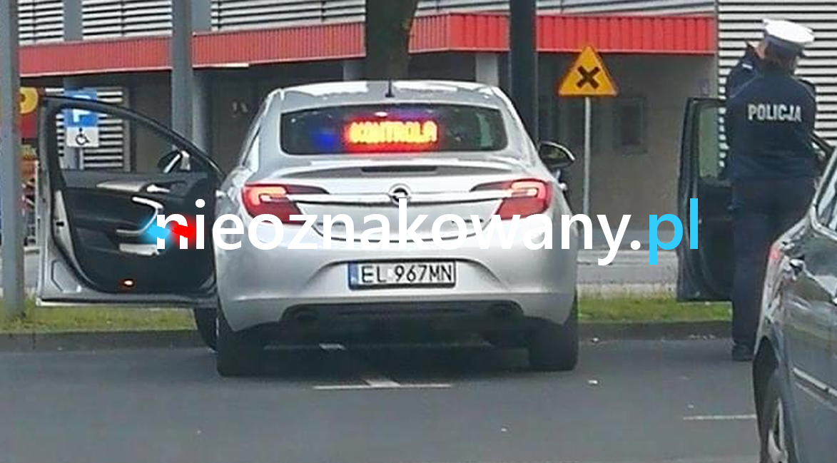 Nieoznakowany radiowóz Opel Insignia